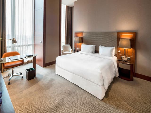 Executive Suite, 1 King Bed with Sofa bed