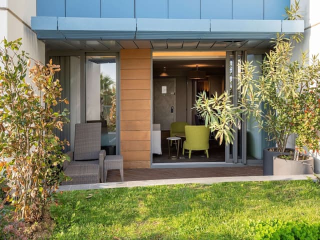 Suite, Balcony, Garden View