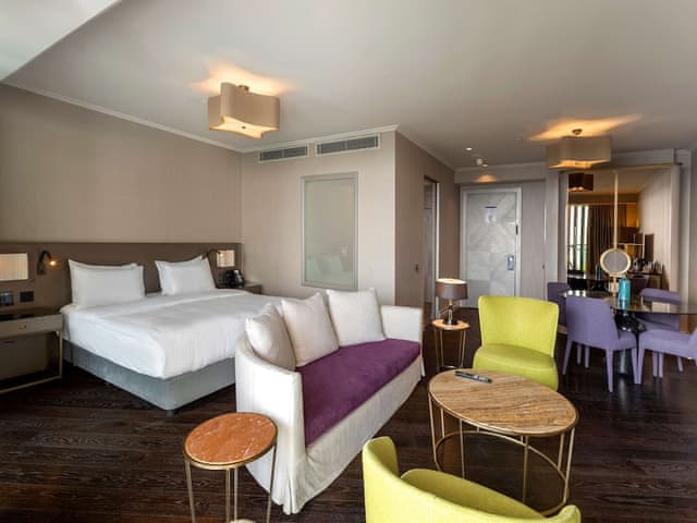 Suite, Balcony, Garden View