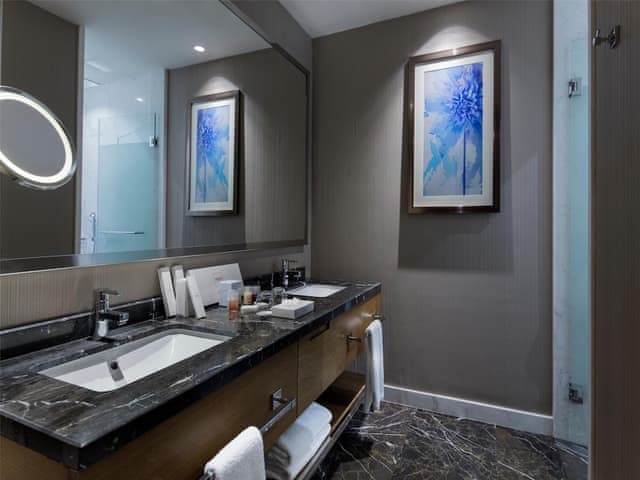 Villa Pool Access
