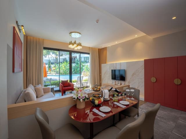 Grand Villa Pool Access