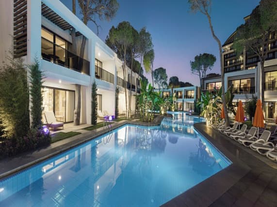 Garden Suite Pool Access