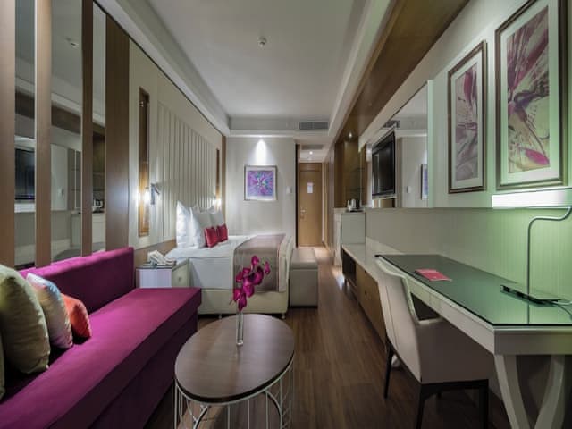 Family Suite Land View