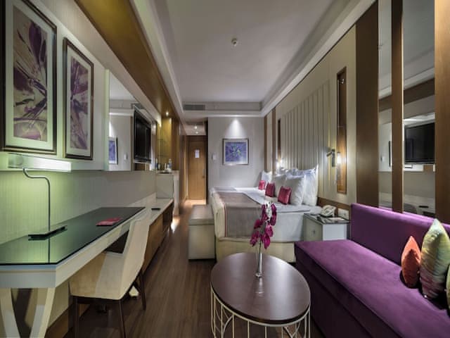 Superior Oda Kara Manzaralı