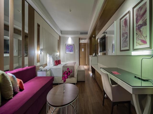 Family Suite Land View