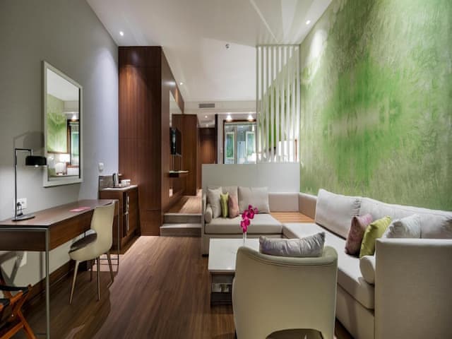 Garden Suite Pool Access