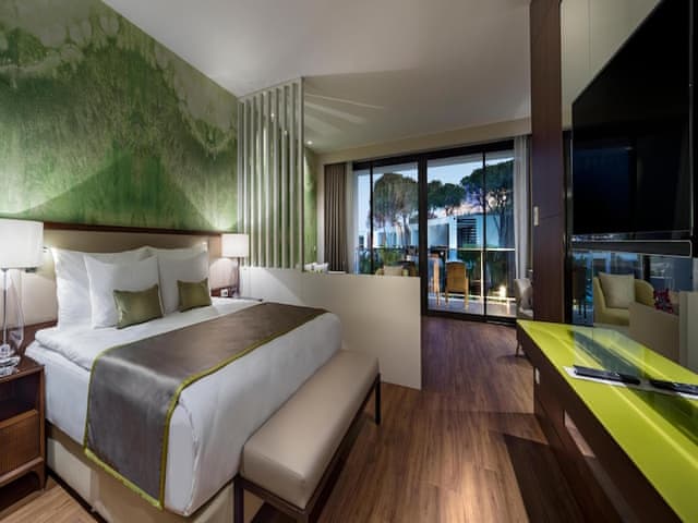 Garden Suite Pool Access