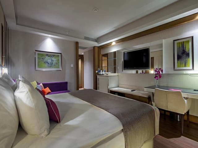 Family Suite Land View