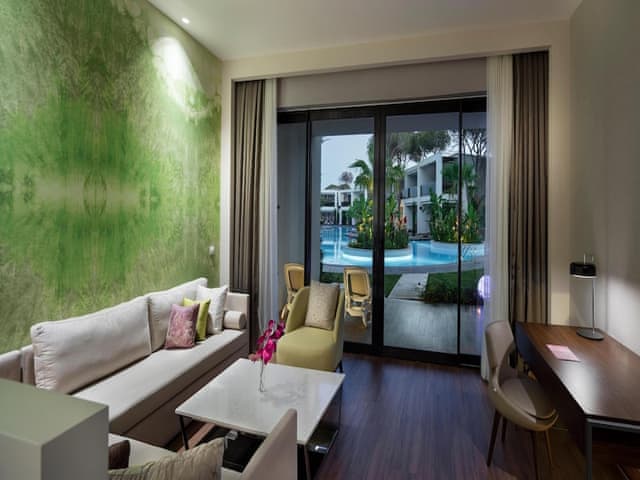 Garden Suite Pool Access