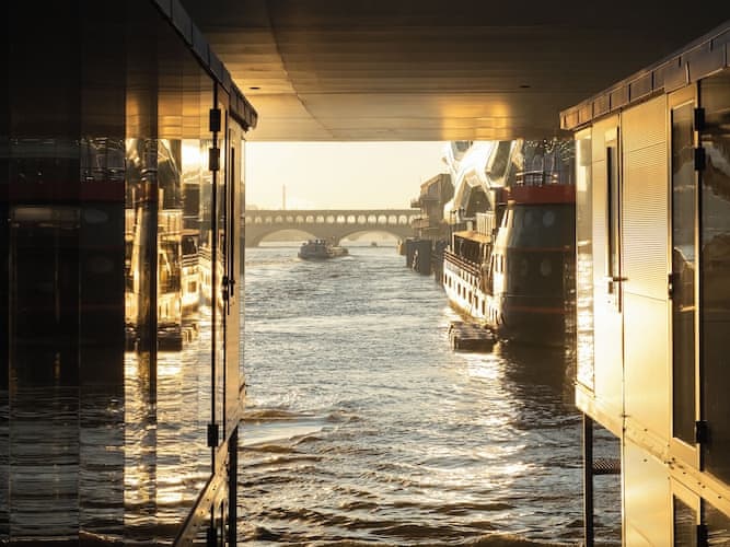 Off Paris Seine – Paris