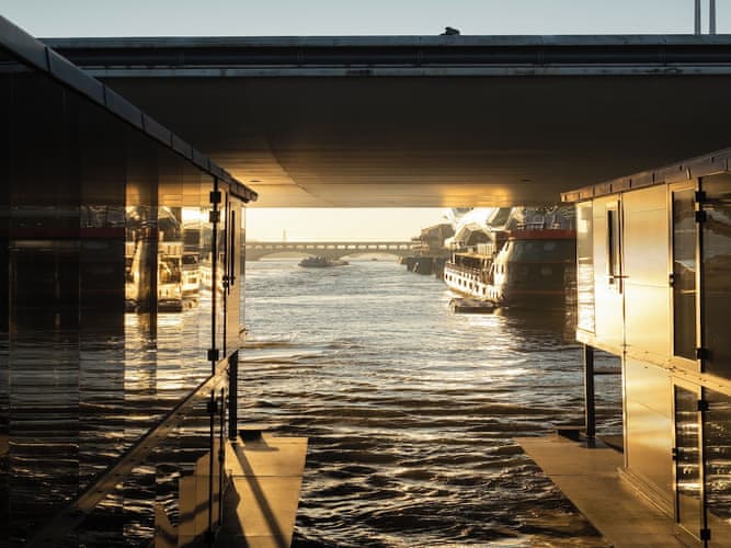 Off Paris Seine – Paris