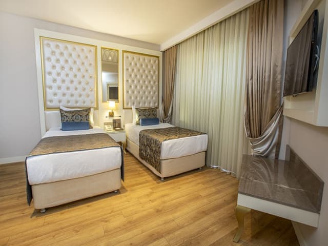 Family Room, 2 Bedrooms