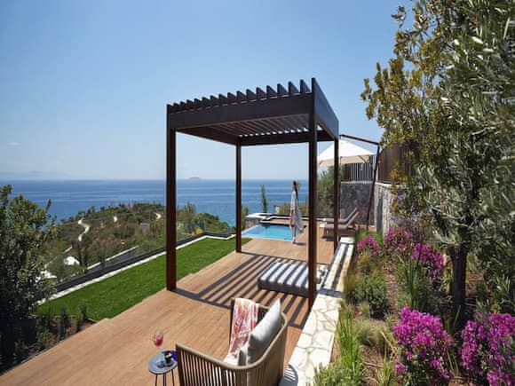 Master Suite with Pool Sea View