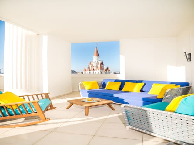 Suite, 1 King Bed, Terrace