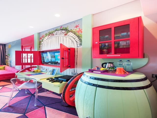 Deluxe Room, Multiple Beds, Connecting Rooms