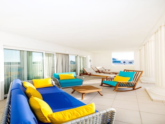 Suite, 1 King Bed, Terrace