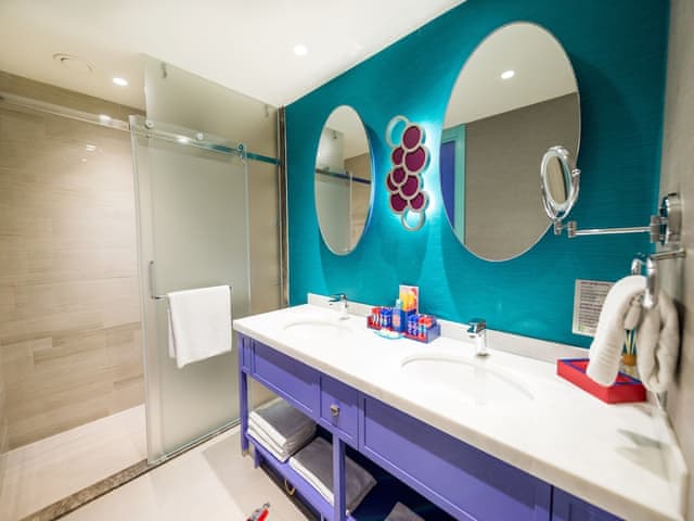 Suite, 1 King Bed, Terrace