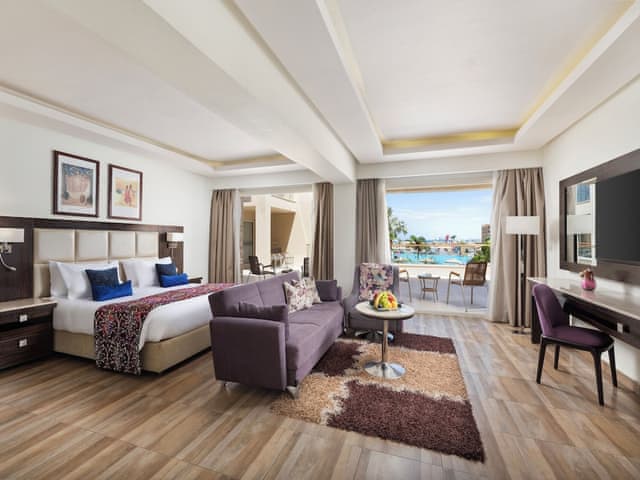 Junior Suite with Pool View