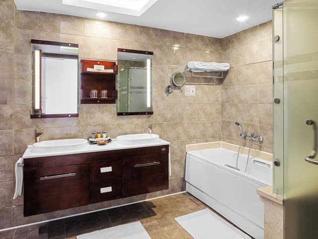 Deluxe Double Pool View Room