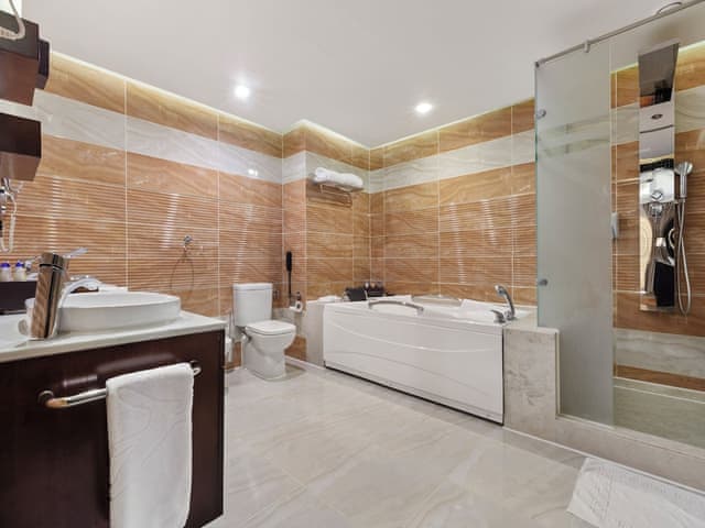 Jacuzzi Suite with Sea View