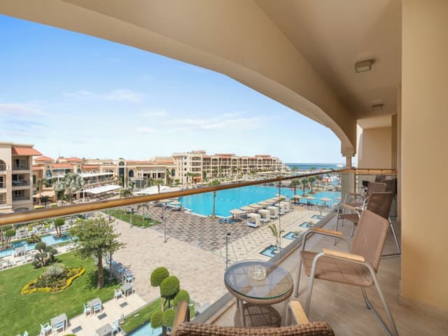 Junior Suite with Pool View
