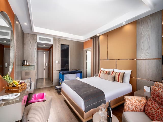 Family Room, 2 Bedrooms