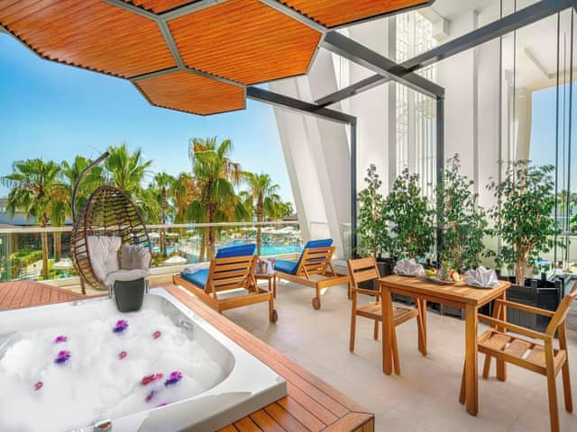 Deluxe Room, Jetted Tub, Sea View