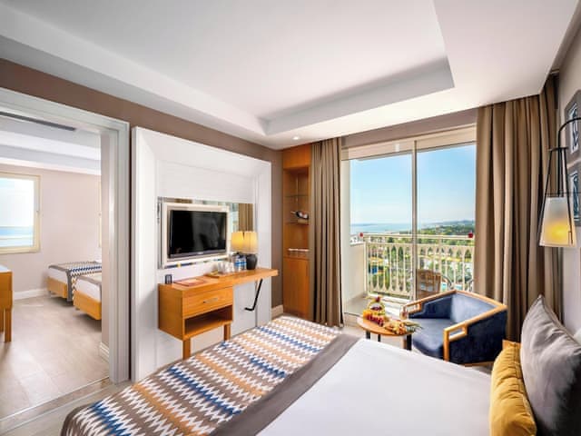 Family Room, 2 Bedrooms