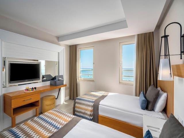 Family Room, 2 Bedrooms