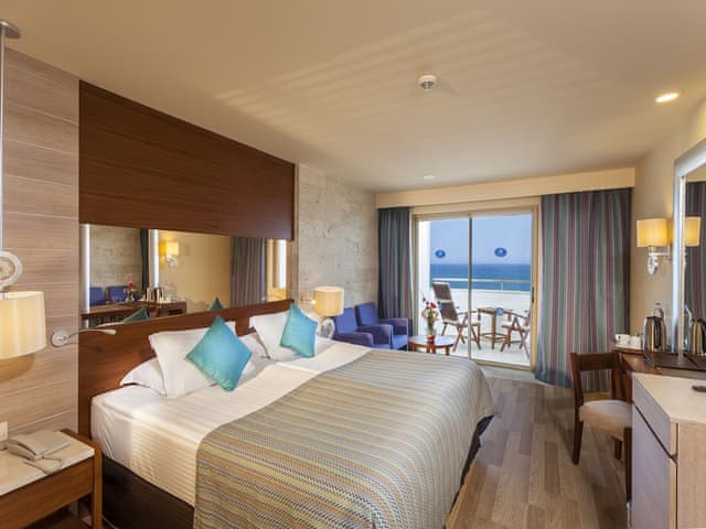 Standard Double Room, Partial Sea View