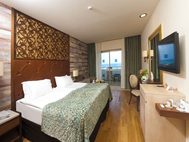 Standard Double Room, Partial Sea View