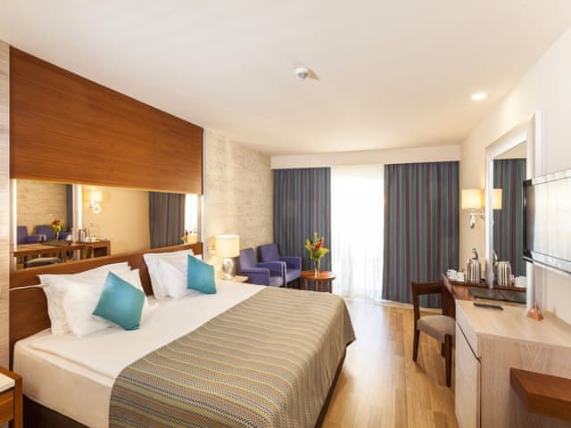 Standard Double Room, Partial Sea View