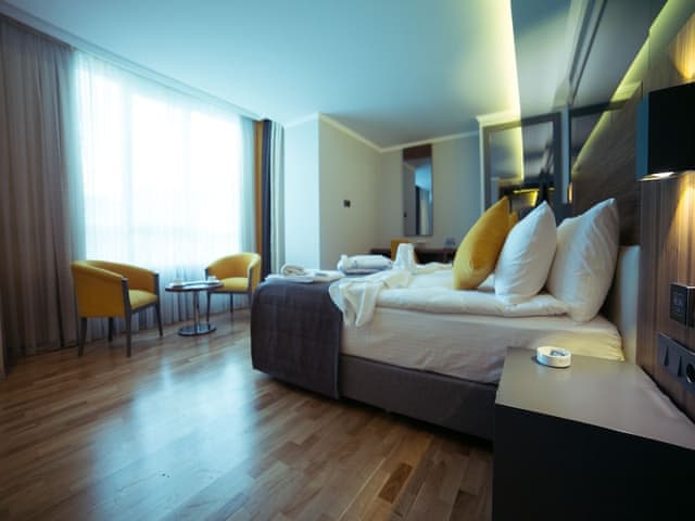 Junior Suite, Jetted Tub