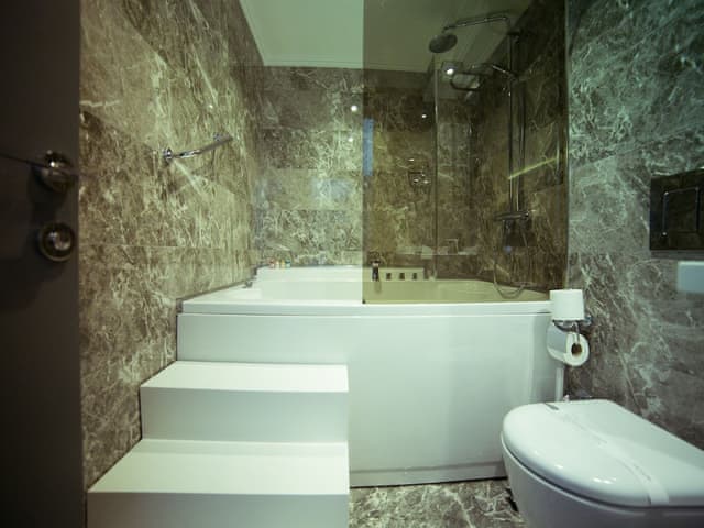 Junior Suite, Jetted Tub