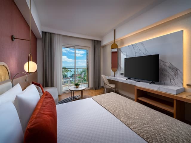 Deluxe Direct Sea View