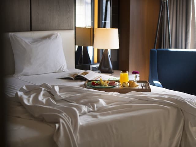 Suite, 1 King Bed, Non Smoking, Mountain View