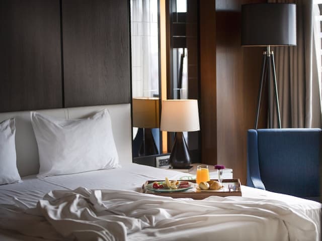 Suite, 1 King Bed, Non Smoking, Mountain View