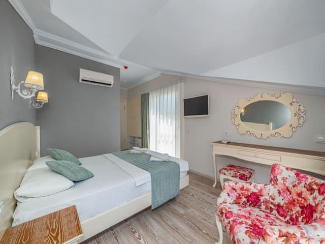 Superior Room with Balcony Garden or Pool View