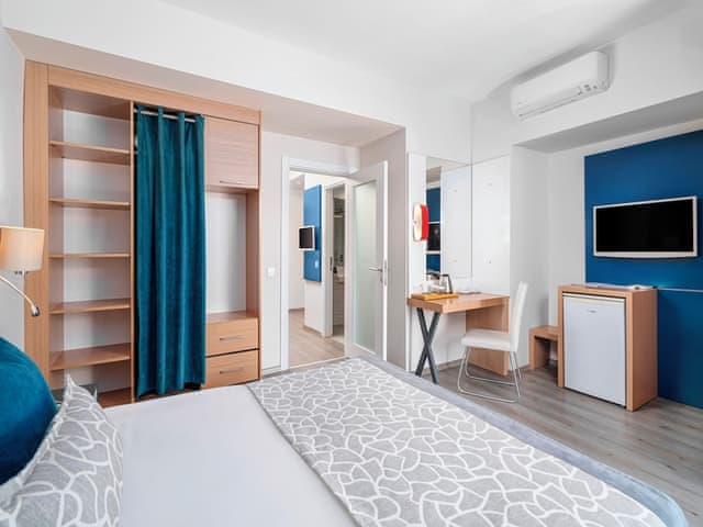 Family Room, 2 Bedrooms