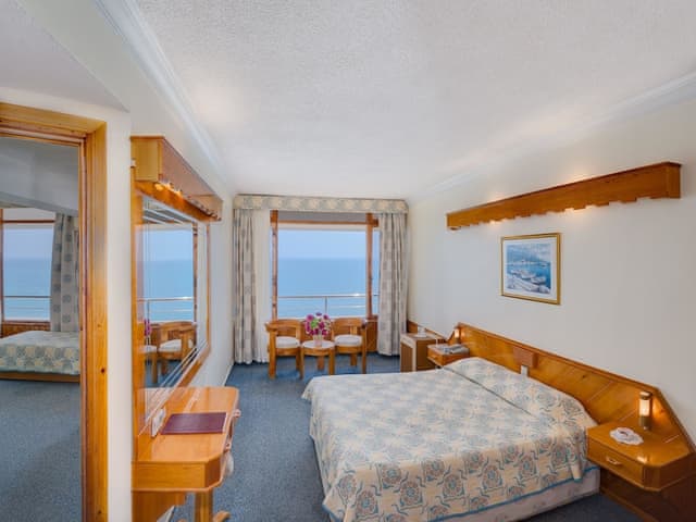 Family Room with Sea View A Block