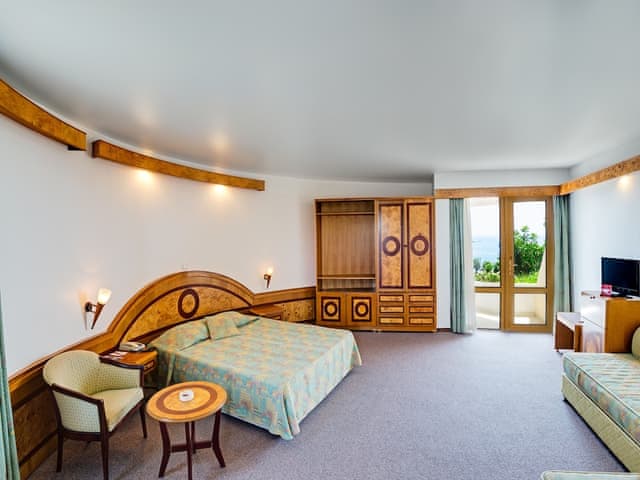 Family Room with Sea View A Block