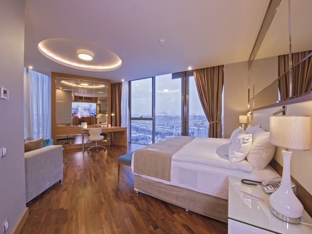 Suite, 1 King Bed, Non Smoking