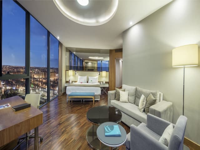 Suite, 1 King Bed, Non Smoking