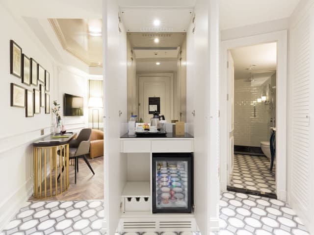 Deluxe Room, 1 King Bed