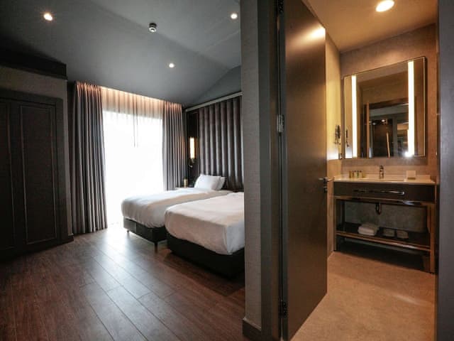 Room, 1 King Bed (Guest)