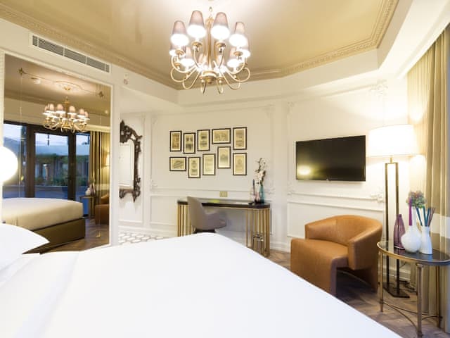 Deluxe Room, 1 King Bed