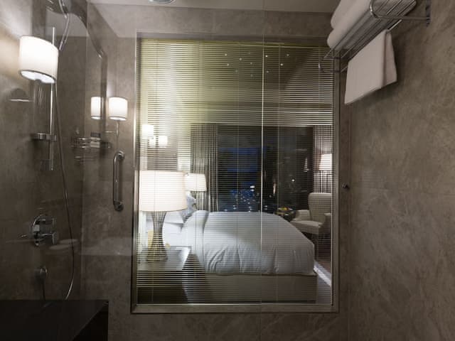 Superior Room, 1 King Bed, Patio