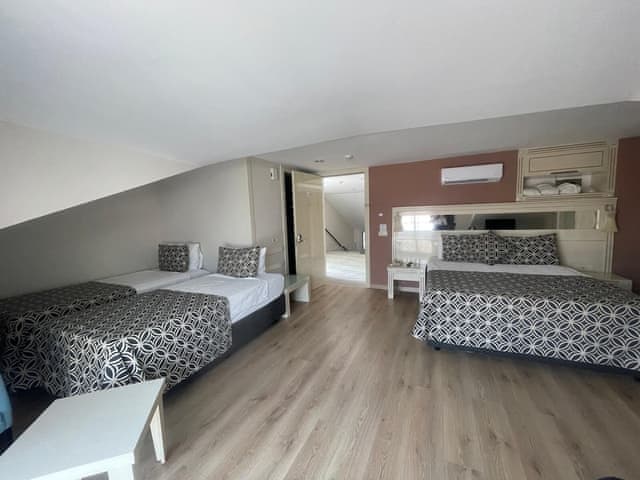 Delüks Dört Kişilik Oda