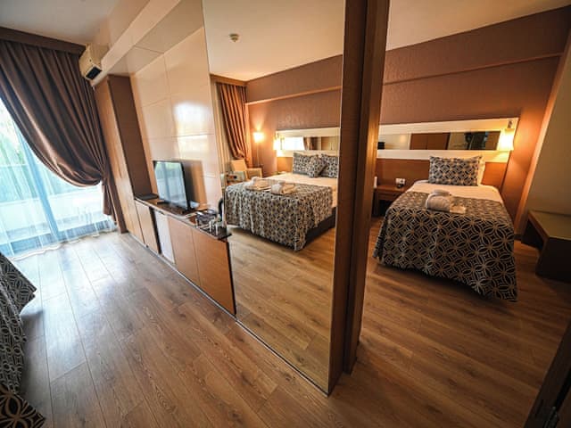 Delüks Dört Kişilik Oda