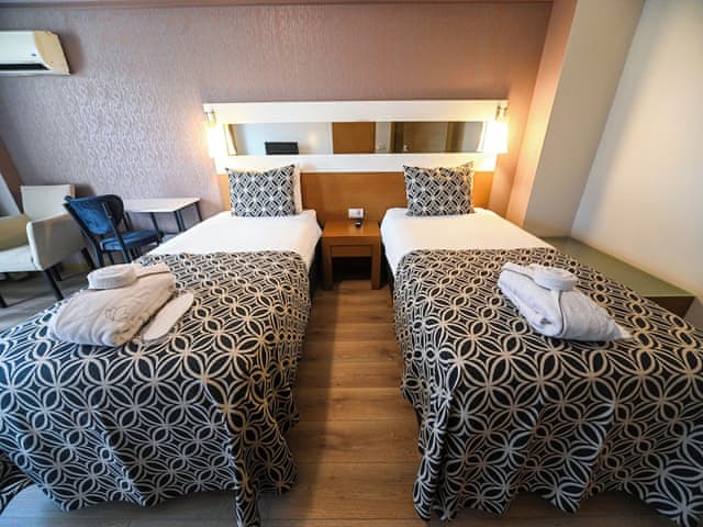 Delüks Dört Kişilik Oda